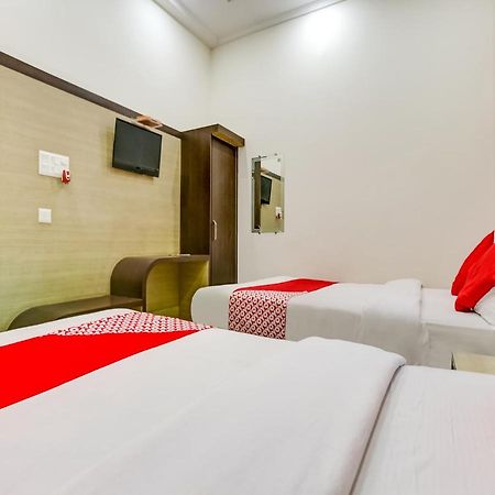 Oyo 75850 Vishwanath Guest House Varanasi Esterno foto