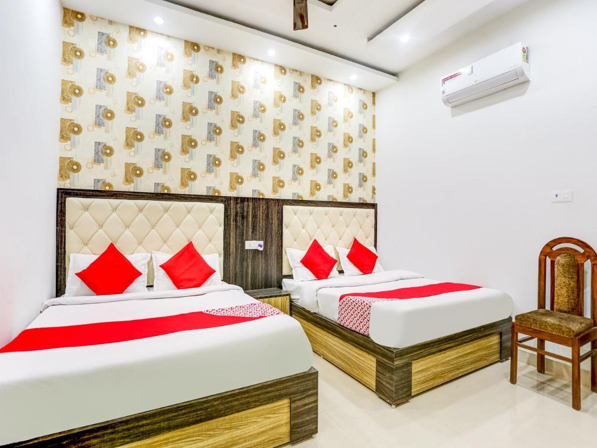 Oyo 75850 Vishwanath Guest House Varanasi Esterno foto