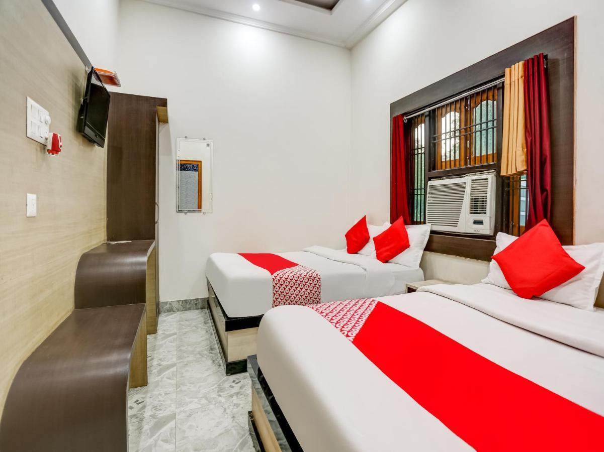 Oyo 75850 Vishwanath Guest House Varanasi Esterno foto