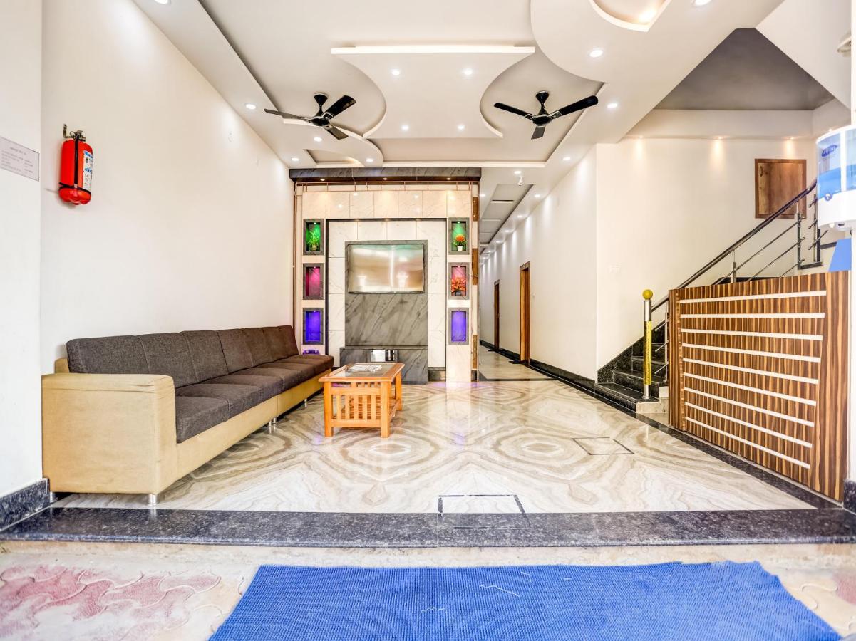 Oyo 75850 Vishwanath Guest House Varanasi Esterno foto